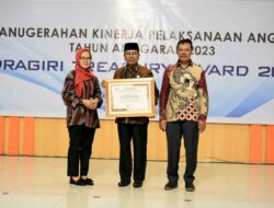 Sukses Salurkan Dana Desa Tepat Waktu, Pemkab Kuansing Terima Penghargaan Terbaik Pertama
