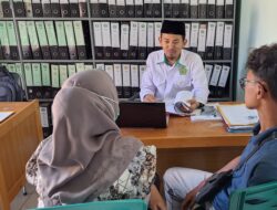 Menuju Pelaminan: Rutami dan Irsandi Feres Jalani Pemeriksaan Berkas Terakhir di KUA Singingi Hilir