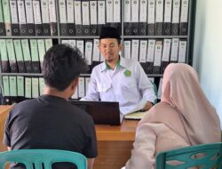 Langkah Pasti Menuju Halal: Rara dan Beldi Rampungkan Verifikasi Berkas Nikah di KUA Singingi Hilir