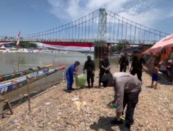 Waka Polda Riau Pimpin Patroli dan Aksi Bersih-Bersih di Tepian Narosa Teluk Kuantan