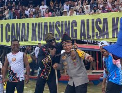 Melly Mike, Kapolda Riau dan Dikha Jajal Pacu Jalur