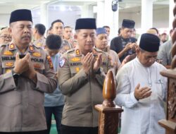 Polres Kuansing Gelar Sholat Ghaib untuk Driver Ojol yang Gugur di Jakarta