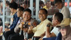 Senyum Sumringah Kapolres Kuansing Pastikan Hari Pertama Pacu Jalur Berlangsung Meriah dan Kondusif
