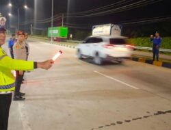 Satlantas Polres Batu Bara Gelar Blue Light Patroli Guna Antisipasi Gangguan Lalu Lintas Selama Operasi Lilin 2025.