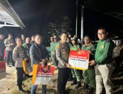 Kunjungan Perdana ke Desa Logas, Kapolres Kuansing Tinjau Pos Kamling, Tanam Pohon, dan Dialog dengan Tokoh Adat, Datuak Godang : Kami Siap Bersinergi Dengan Polisi