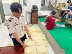 Produktif di Balik Tembok, Lapas Sidoarjo Produksi 1.400 Cover Tas