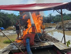 Polsek Benai Tertibkan Aktivitas PETI di Muara Langsat, Tiga Rakit Dompeng Dimusnahkan