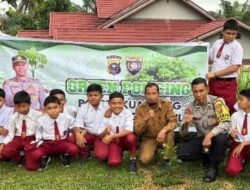 Polsek Singingi Hilir Tanamkan Cinta Lingkungan Sejak Dini, Dukung Program Green Policing di SDN 003 Sungai Paku