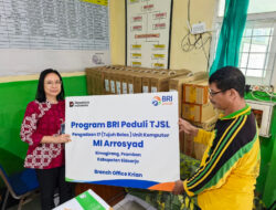 BRI Kanca Krian Salurkan Bantuan Komputer Kepada MI Ar-Rosyad Prambon