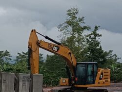 DIDUGA ALAT BERAT PROYEK PT STAR ENERGI PANAS BUMI RAMPOK SOLAR SUBSIDI MILIK WARGA DI SRIMENANTI AIR HITAM