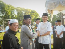 Kapolres Kuansing Shalat Idul Adha 1447 H Bersama Ribuan Jamaah di Lapangan Limuno Teluk Kuantan
