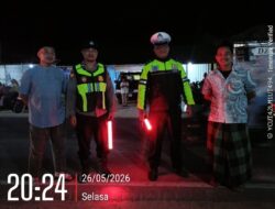 Malam Takbiran Iduladha 1447 H, Polsek Singingi Hilir Siaga Kawal Takbir Keliling Warga Koto Baru