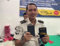 Dari Balik Tembok, Lahir Karya Bernilai: Warga Binaan Lapas Sidoarjo Produksi Cover Paspor Berkualitas