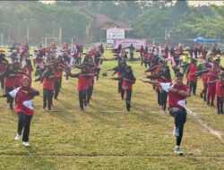 CAMAT SINGINGI HILIR PIMPIN LANGSUNG LOMBA SENAM NAROSA, RIBUAN PESERTA MEMERIAHKAN DI LAPANGAN GERBANG SARI KOTO BARU