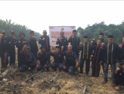 LEMBAGA ADAT DAN PEMUDA KOTO BARU GELAR AKSI TUNTUT PENGEMBALIAN TANAH ULAYAT DARI PT RAPP