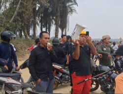 RIBUAN MASYARAKAT DAN LEMBAGA ADAT KOTO BARU TANAM BIBIT SAWIT DI LAHAN ULAYAT YANG DIKUASAI PT RAPP